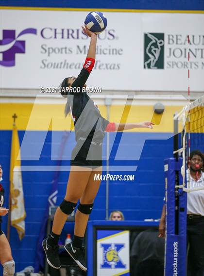 Thumbnail 2 in Incarnate Word Academy @ Kelly Catholic photogallery.