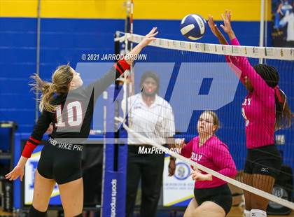 Thumbnail 3 in Incarnate Word Academy @ Kelly Catholic photogallery.