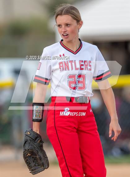 Thumbnail 2 in Elkhorn vs. Lincoln Southeast photogallery.