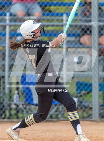 Thumbnail 2 in Elkhorn vs. Lincoln Southeast photogallery.