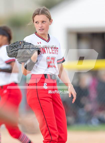 Thumbnail 3 in Elkhorn vs. Lincoln Southeast photogallery.