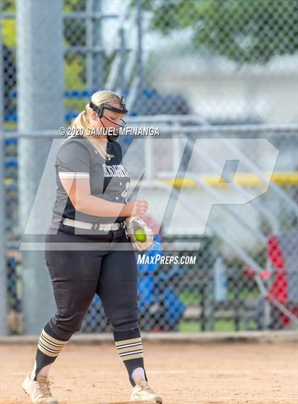 Thumbnail 3 in Elkhorn vs. Lincoln Southeast photogallery.