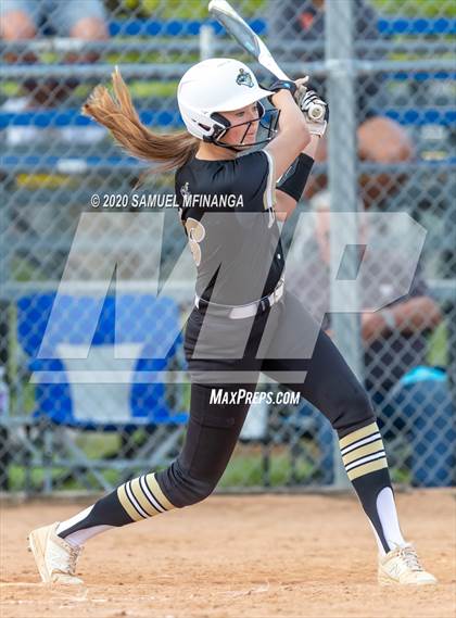Thumbnail 2 in Elkhorn vs. Lincoln Southeast photogallery.