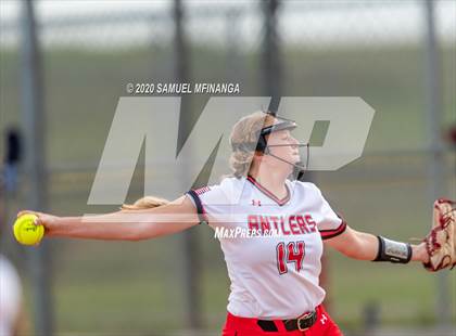 Thumbnail 2 in Elkhorn vs. Lincoln Southeast photogallery.