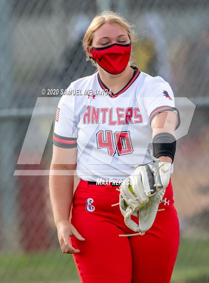 Thumbnail 2 in Elkhorn vs. Lincoln Southeast photogallery.