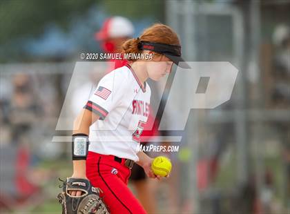 Thumbnail 2 in Elkhorn vs. Lincoln Southeast photogallery.