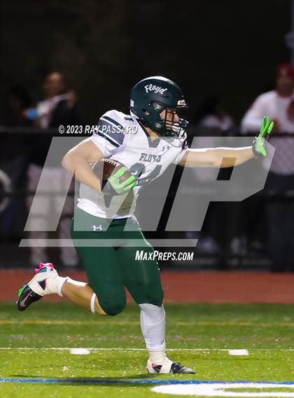 Thumbnail 2 in William Floyd vs Sachem East photogallery.