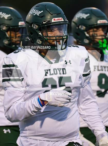 Thumbnail 2 in William Floyd vs Sachem East photogallery.