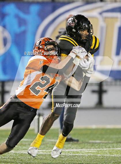 Thumbnail 1 in Thomas Jefferson vs. Jersey Shore (PIAA 4A State Championship) photogallery.