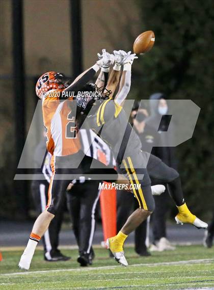 Thumbnail 1 in Thomas Jefferson vs. Jersey Shore (PIAA 4A State Championship) photogallery.