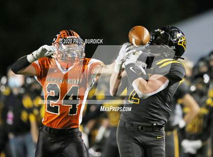 Thumbnail 3 in Thomas Jefferson vs. Jersey Shore (PIAA 4A State Championship) photogallery.