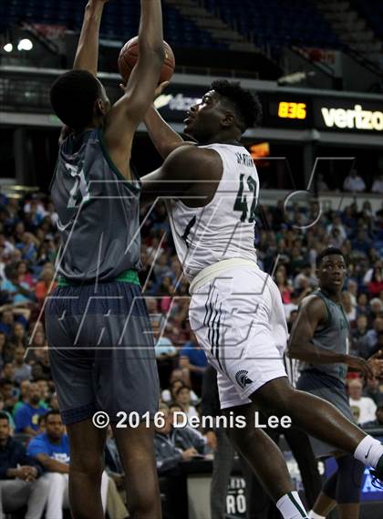 Thumbnail 3 in De La Salle vs. Chino Hills (CIF State Open Division Final) photogallery.