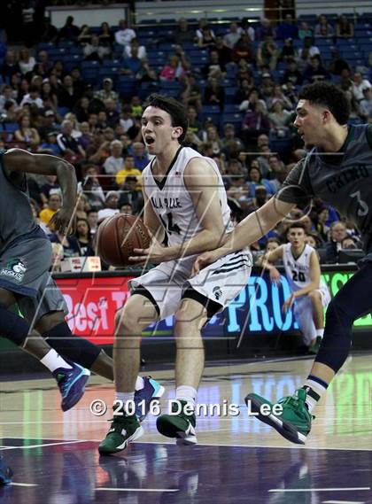 Thumbnail 2 in De La Salle vs. Chino Hills (CIF State Open Division Final) photogallery.