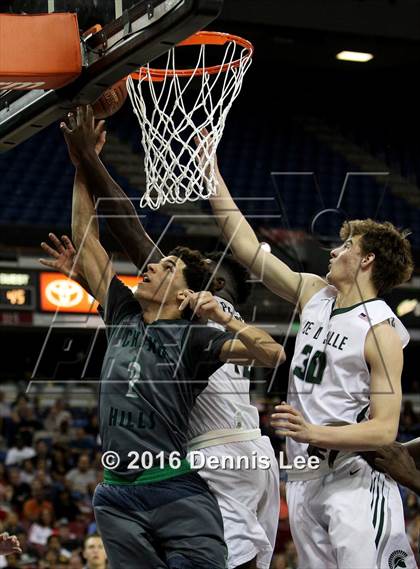 Thumbnail 1 in De La Salle vs. Chino Hills (CIF State Open Division Final) photogallery.