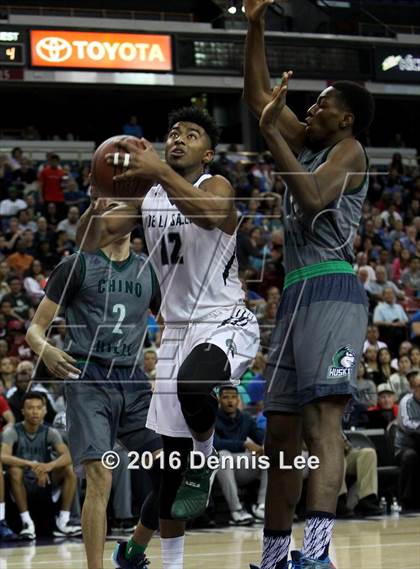 Thumbnail 2 in De La Salle vs. Chino Hills (CIF State Open Division Final) photogallery.