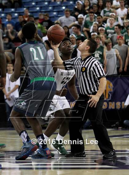 Thumbnail 2 in De La Salle vs. Chino Hills (CIF State Open Division Final) photogallery.