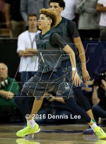 Thumbnail 3 in De La Salle vs. Chino Hills (CIF State Open Division Final) photogallery.