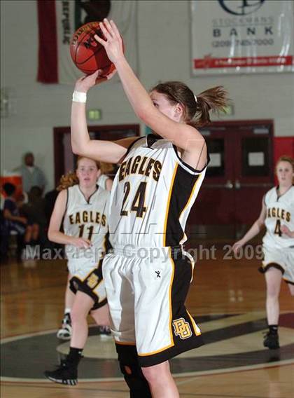 Thumbnail 3 in Sacramento vs. Del Oro (CIF SJS D3 Playoffs) photogallery.