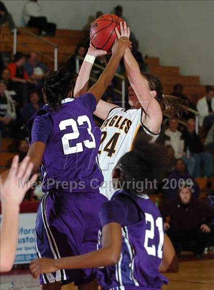 Thumbnail 2 in Sacramento vs. Del Oro (CIF SJS D3 Playoffs) photogallery.