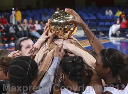 Thumbnail 2 in Ossining vs. Our Lady of Lourdes (Section 1 Class AA Final) photogallery.