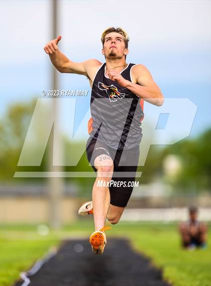 Thumbnail 2 in Brad Pedigo Invitational photogallery.