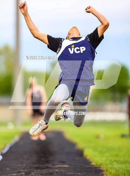 Thumbnail 1 in Brad Pedigo Invitational photogallery.
