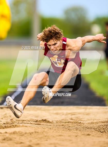 Thumbnail 3 in Brad Pedigo Invitational photogallery.