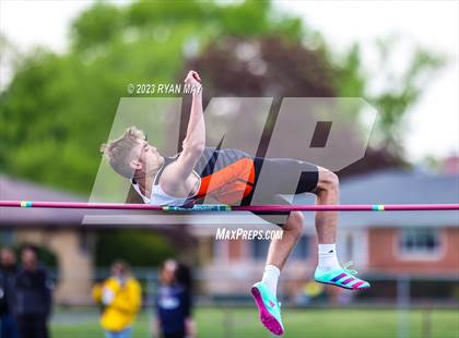 Thumbnail 2 in Brad Pedigo Invitational photogallery.