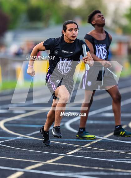 Thumbnail 2 in Brad Pedigo Invitational photogallery.