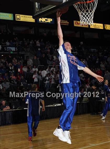 Thumbnail 1 in Sierra Grande vs. Hi-Plains (CHSAA 1A Final Four) photogallery.