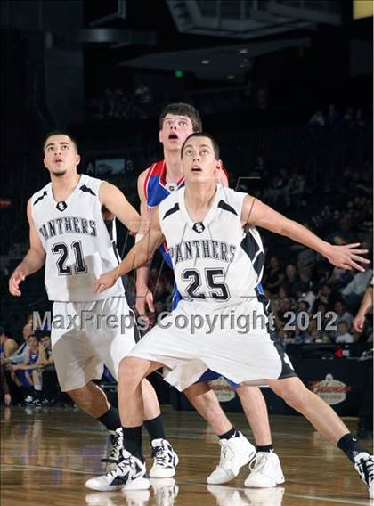 Thumbnail 1 in Sierra Grande vs. Hi-Plains (CHSAA 1A Final Four) photogallery.