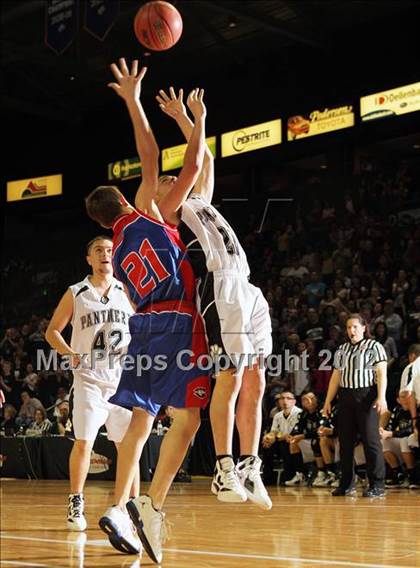 Thumbnail 3 in Sierra Grande vs. Hi-Plains (CHSAA 1A Final Four) photogallery.