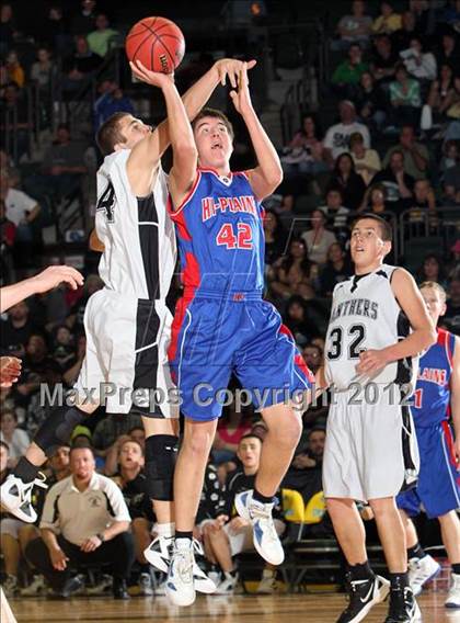 Thumbnail 2 in Sierra Grande vs. Hi-Plains (CHSAA 1A Final Four) photogallery.