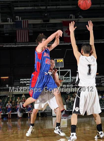 Thumbnail 3 in Sierra Grande vs. Hi-Plains (CHSAA 1A Final Four) photogallery.