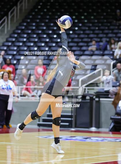 Thumbnail 3 in Fayetteville vs. Sulphur Bluff (UIL Volleyball 1A Semifinals) photogallery.