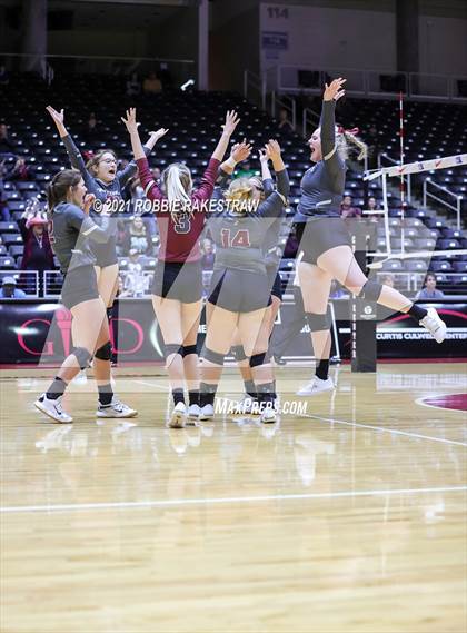 Thumbnail 3 in Fayetteville vs. Sulphur Bluff (UIL Volleyball 1A Semifinals) photogallery.