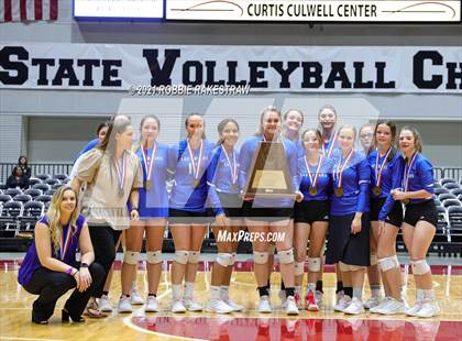 Thumbnail 3 in Fayetteville vs. Sulphur Bluff (UIL Volleyball 1A Semifinals) photogallery.