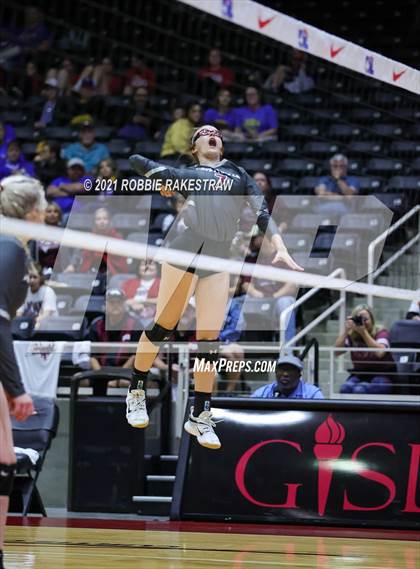 Thumbnail 2 in Fayetteville vs. Sulphur Bluff (UIL Volleyball 1A Semifinals) photogallery.
