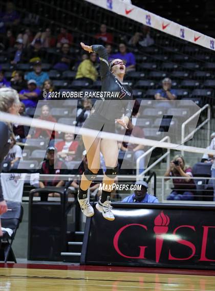 Thumbnail 3 in Fayetteville vs. Sulphur Bluff (UIL Volleyball 1A Semifinals) photogallery.