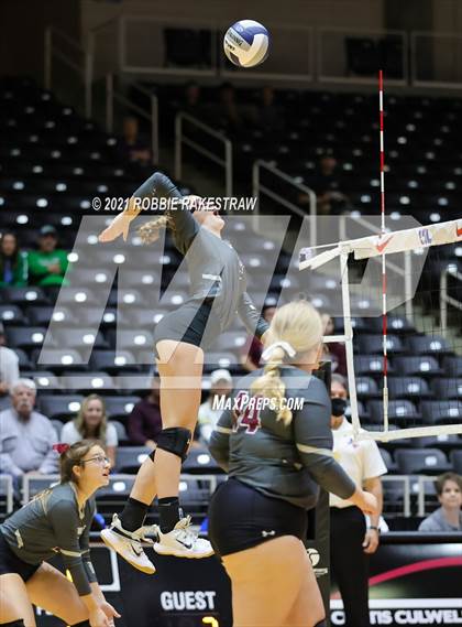 Thumbnail 2 in Fayetteville vs. Sulphur Bluff (UIL Volleyball 1A Semifinals) photogallery.