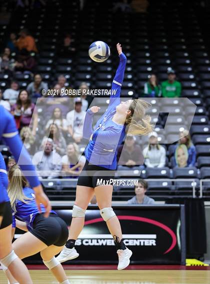 Thumbnail 2 in Fayetteville vs. Sulphur Bluff (UIL Volleyball 1A Semifinals) photogallery.