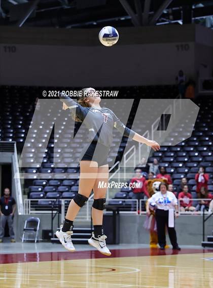 Thumbnail 2 in Fayetteville vs. Sulphur Bluff (UIL Volleyball 1A Semifinals) photogallery.