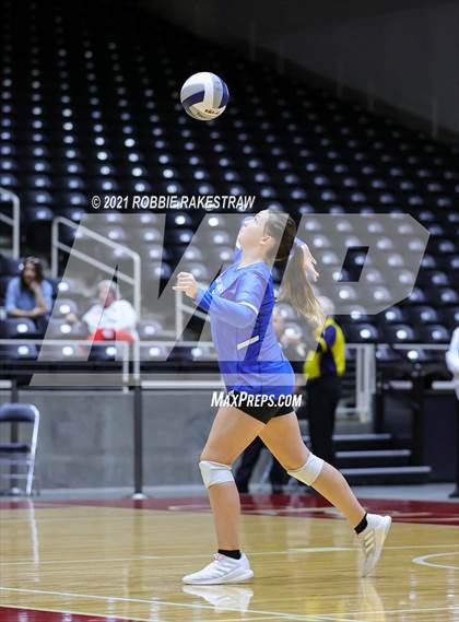 Thumbnail 3 in Fayetteville vs. Sulphur Bluff (UIL Volleyball 1A Semifinals) photogallery.