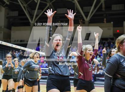 Thumbnail 2 in Fayetteville vs. Sulphur Bluff (UIL Volleyball 1A Semifinals) photogallery.
