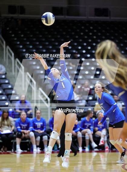 Thumbnail 3 in Fayetteville vs. Sulphur Bluff (UIL Volleyball 1A Semifinals) photogallery.