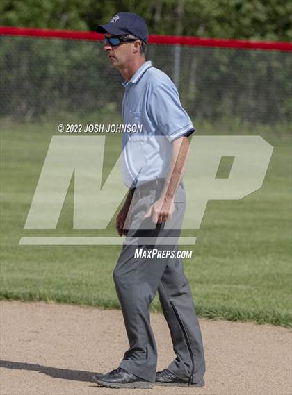 Thumbnail 3 in Baldwin-Woodville vs. Bloomer (WIAA D3 Sectional Final) photogallery.