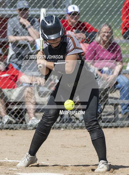 Thumbnail 3 in Baldwin-Woodville vs. Bloomer (WIAA D3 Sectional Final) photogallery.