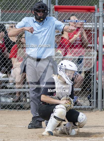 Thumbnail 2 in Baldwin-Woodville vs. Bloomer (WIAA D3 Sectional Final) photogallery.