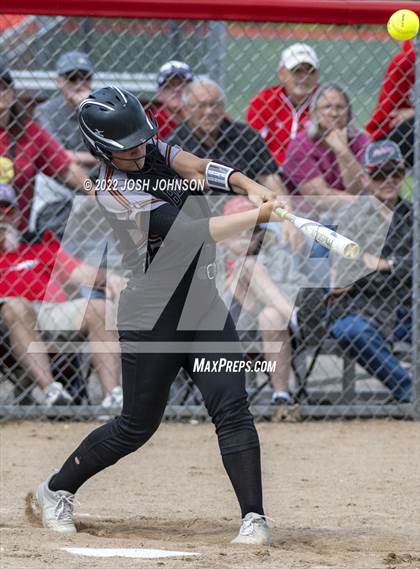 Thumbnail 3 in Baldwin-Woodville vs. Bloomer (WIAA D3 Sectional Final) photogallery.