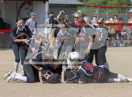 Thumbnail 2 in Baldwin-Woodville vs. Bloomer (WIAA D3 Sectional Final) photogallery.
